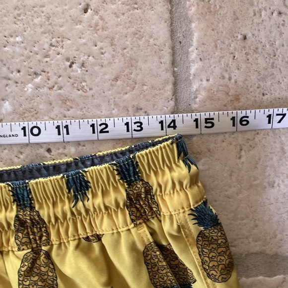 Hurley Volley Swim Trunks Men’s/Boys S Activewear Pineapples Tropical Beach - Picture 12 of 12